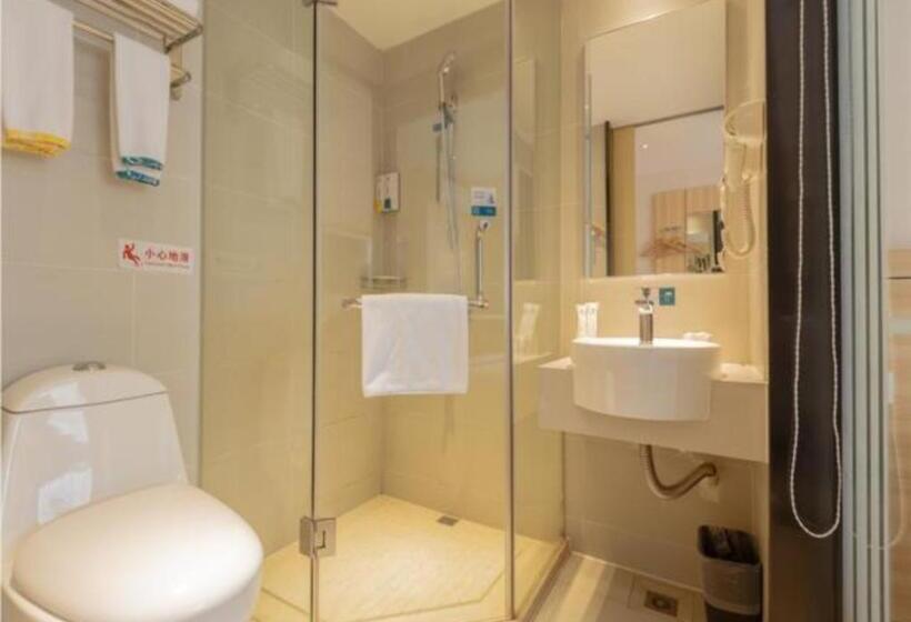 בית מלון כפרי City Comfort Inn Liuzhou Wuxing Walking Street