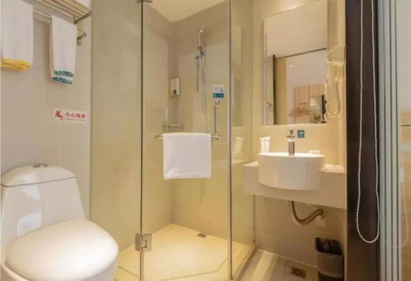 Hotelli City Comfort Inn Liuzhou Wuxing Walking Street