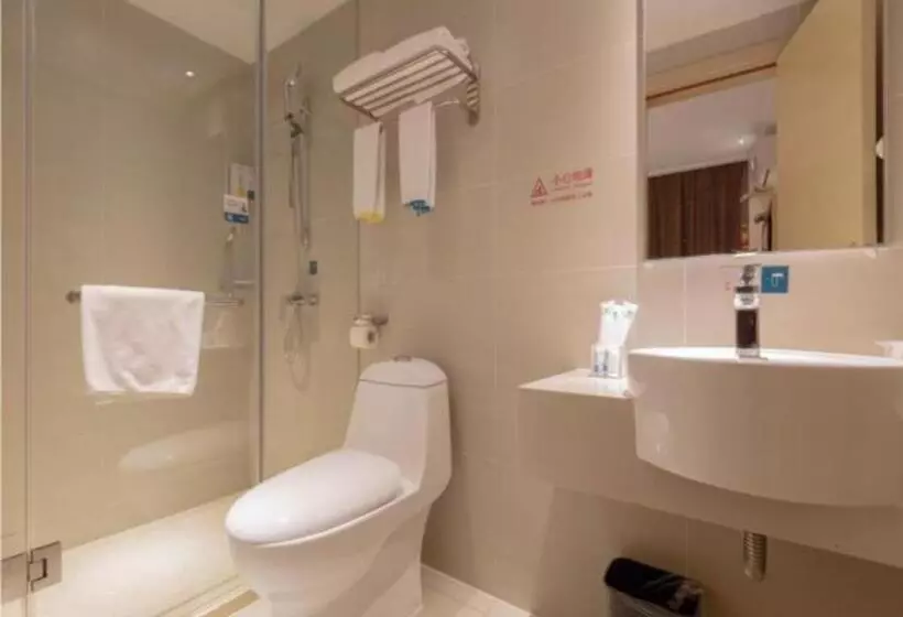 Hotelli City Comfort Inn Liuzhou Wuxing Walking Street