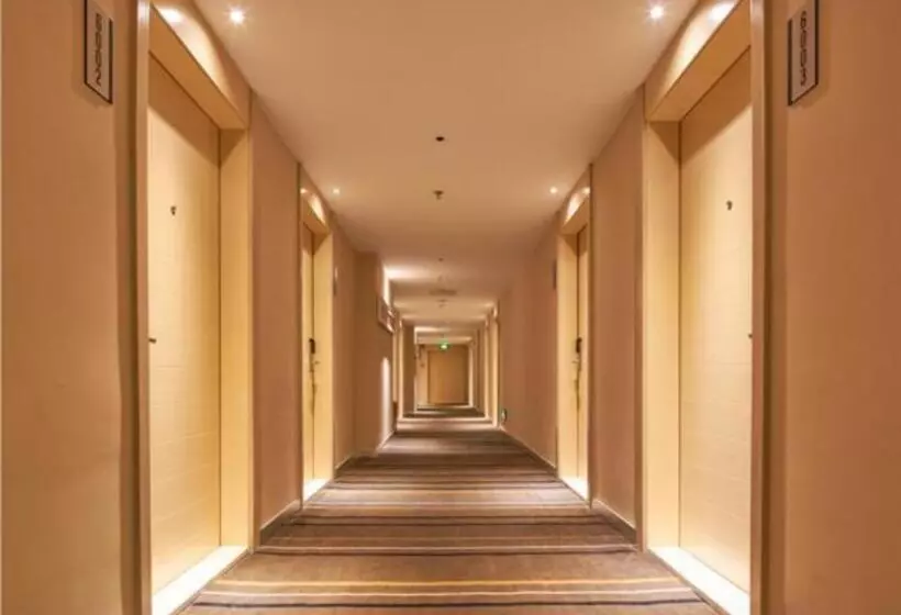 Hotelli City Comfort Inn Liuzhou Wuxing Walking Street