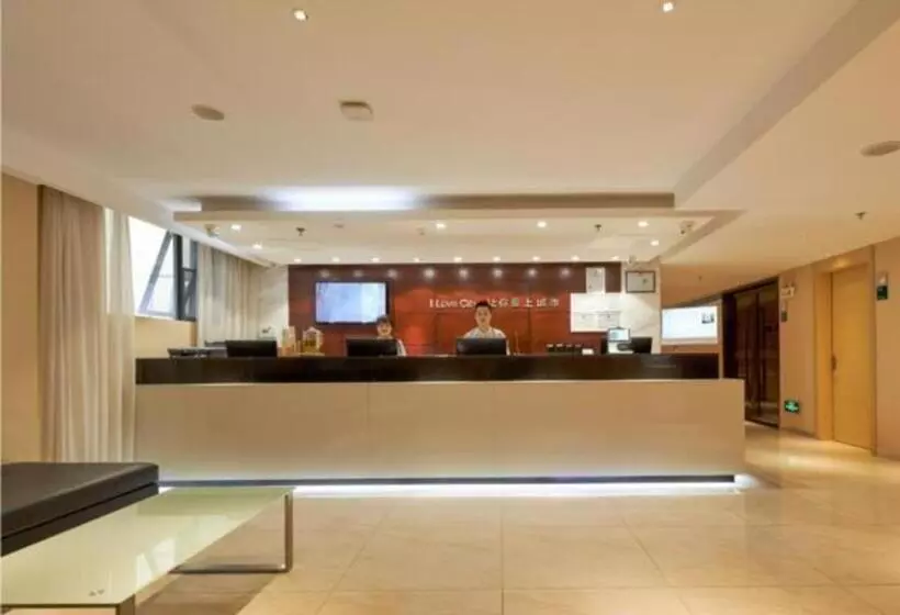 Hotelli City Comfort Inn Liuzhou Wuxing Walking Street