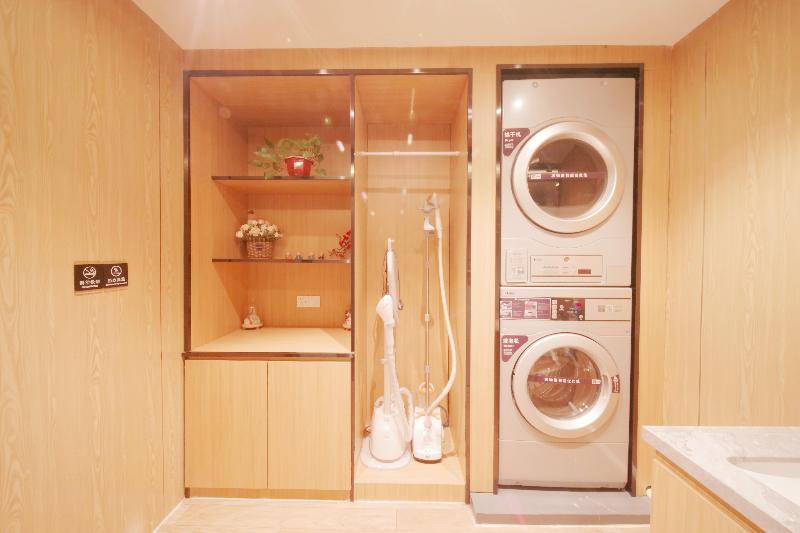 Отель Hanting  Beijing West Railway Station North Square Center