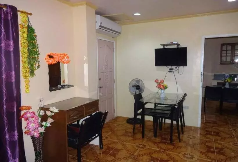 Julz Tropical Apartments