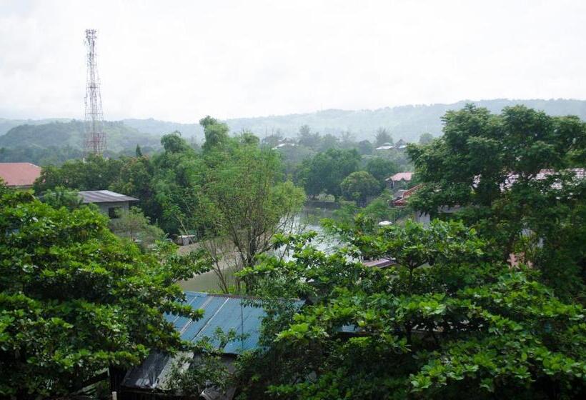 Julz Tropical Apartments