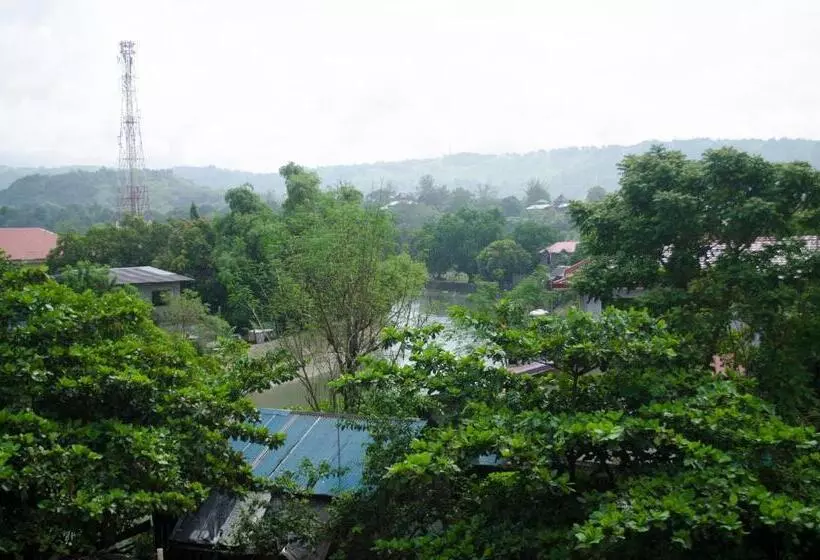 Julz Tropical Apartments