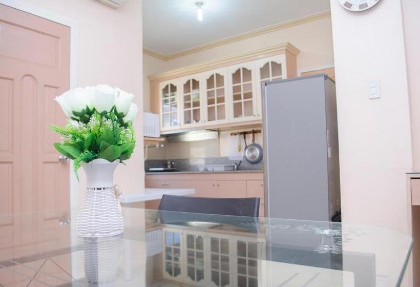 Julz Tropical Apartments