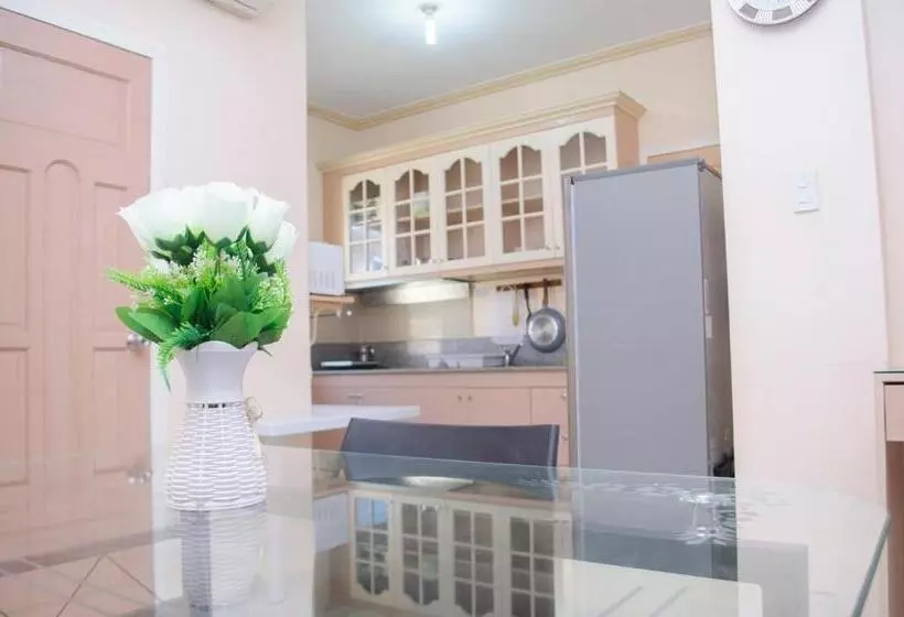 Julz Tropical Apartments