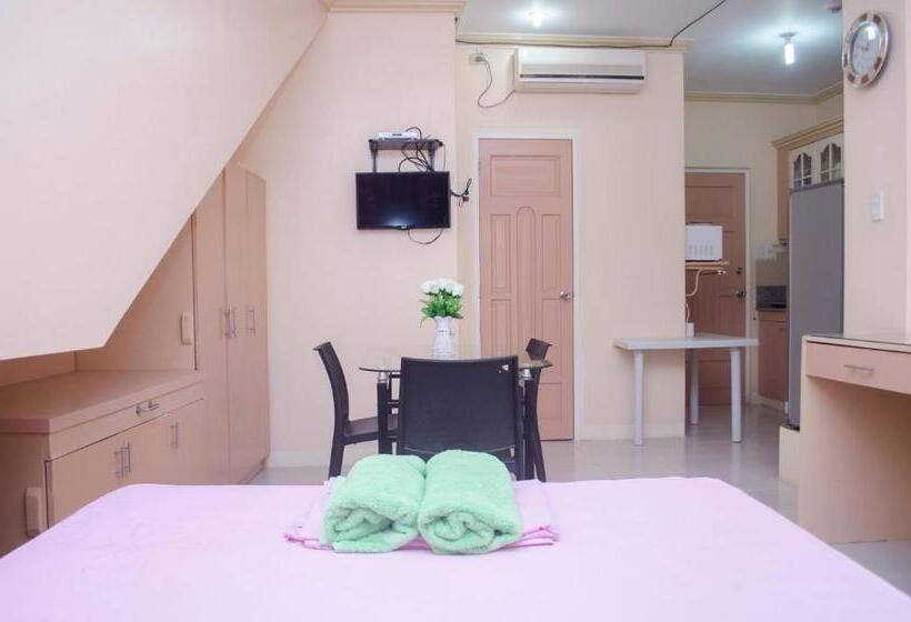 Julz Tropical Apartments