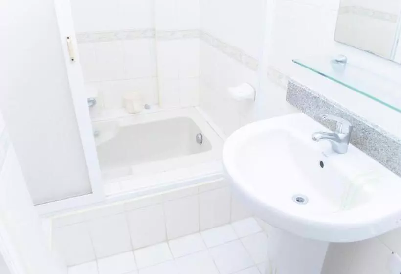 Julz Tropical Apartments