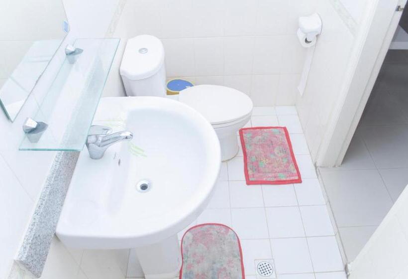 Julz Tropical Apartments