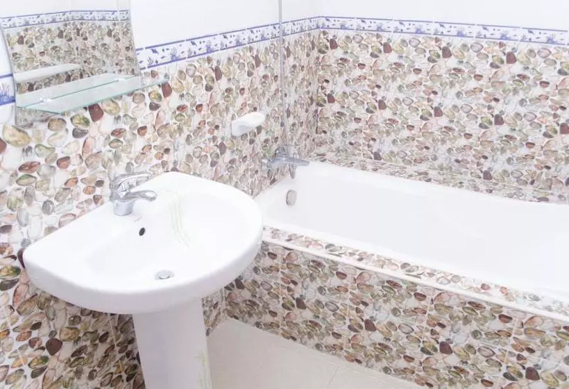 Julz Tropical Apartments