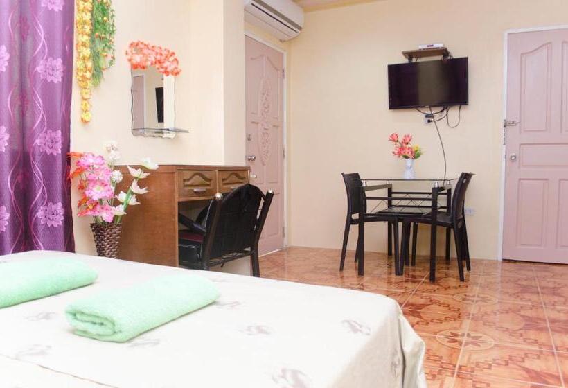 Julz Tropical Apartments