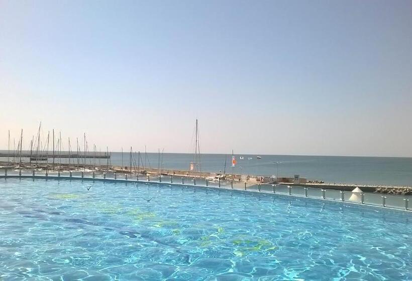 Marina City Panoramic Sea View Apartment