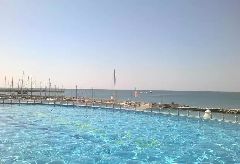 Marina City Panoramic Sea View Apartment