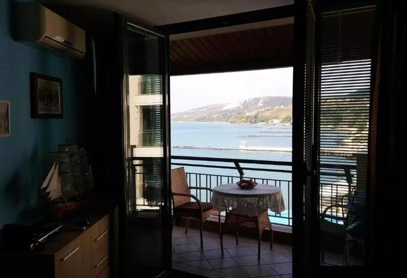 Marina City Panoramic Sea View Apartment