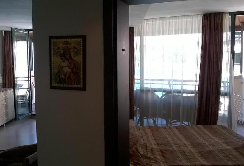 Marina City Panoramic Sea View Apartment