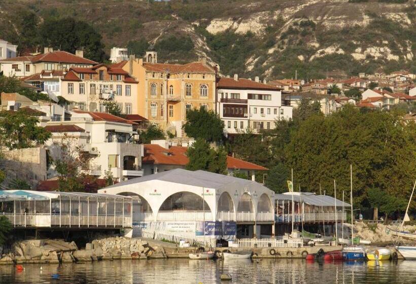 Marina City Panoramic Sea View Apartment