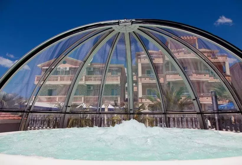 Aparthotel Villa Primafila