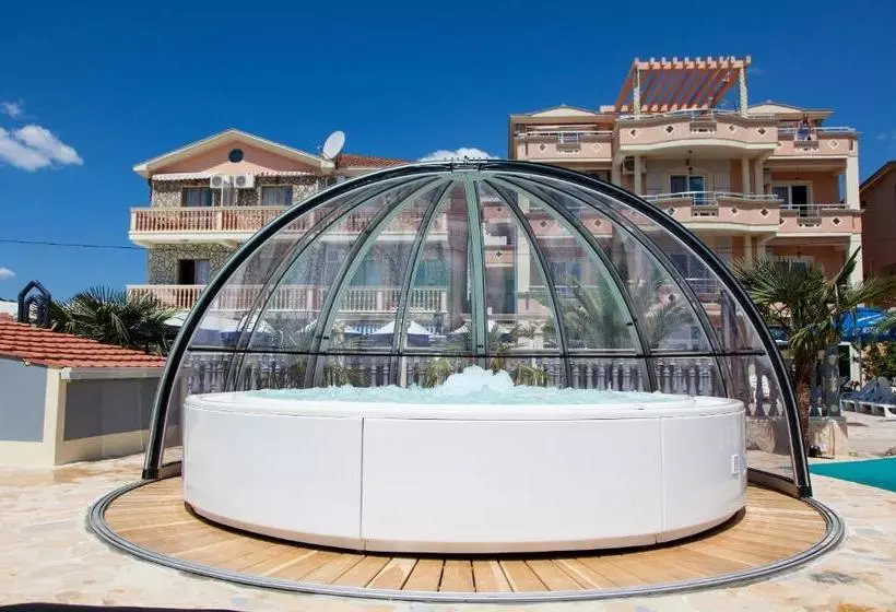 Aparthotel Villa Primafila