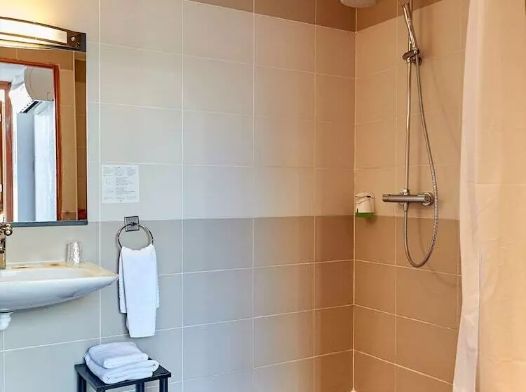 Отель Au Relais Nivernais