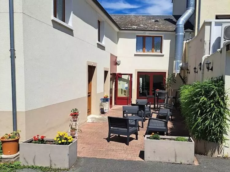 Отель Au Relais Nivernais