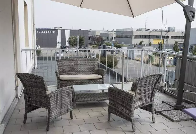 Отель Corte Business