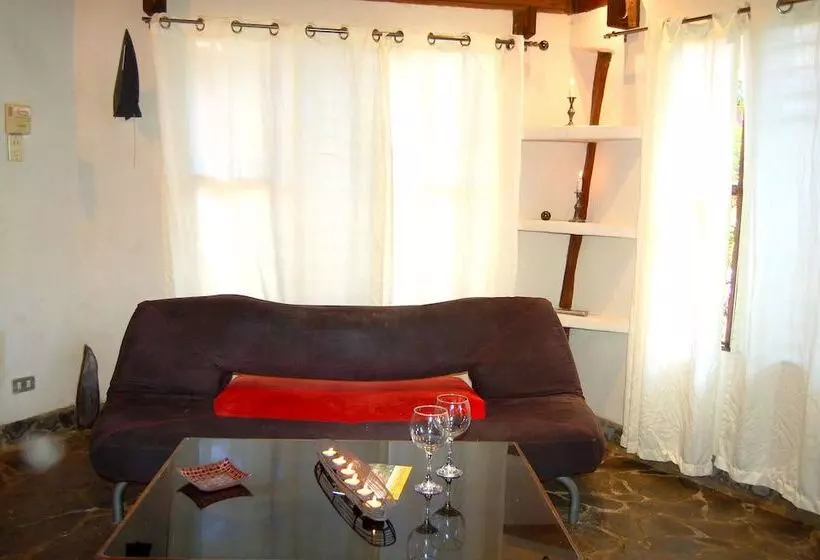 Hotel Flying Crocodile