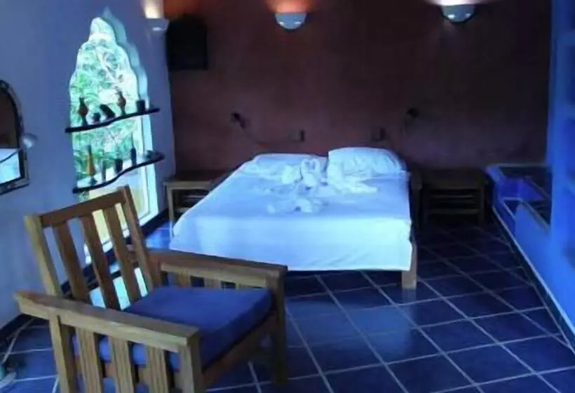 Hotel Flying Crocodile