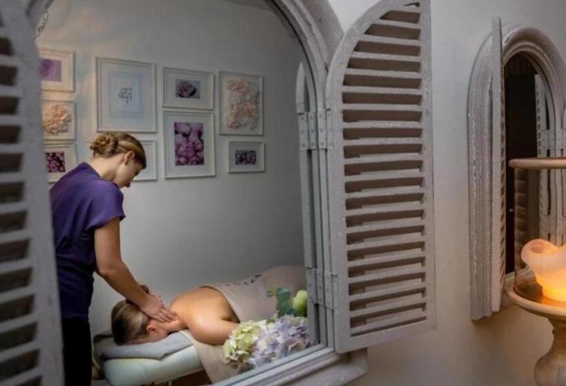 هتل Frost Boutique