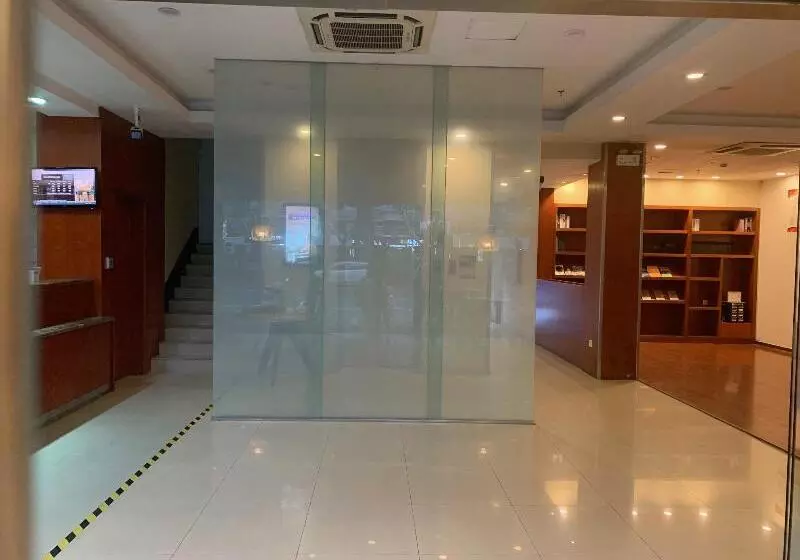 Hanting Hotel Shanghai Zhenping Road Railway Station