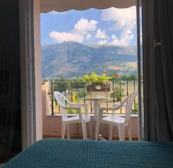 Отель Acquaviva