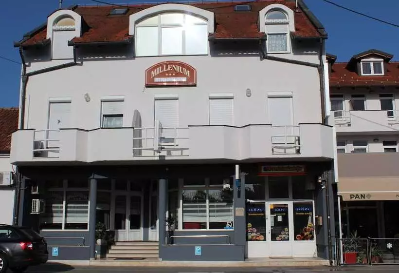 Hotel Millennium