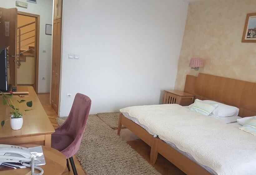 Отель Millennium