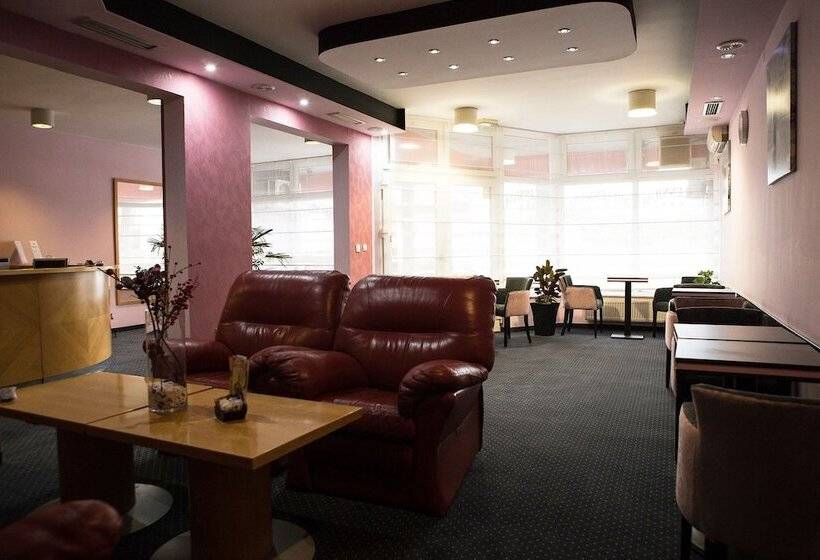 Отель Millennium