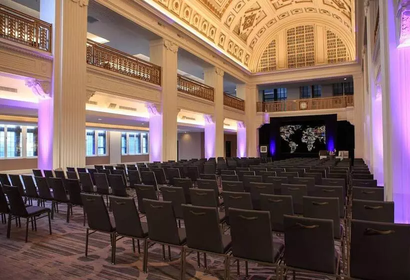 فندق Renaissance Cincinnati Downtown