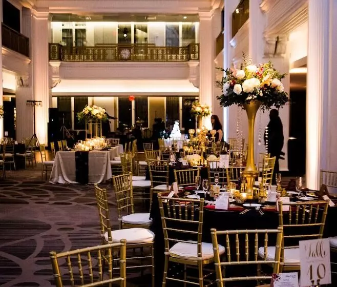 فندق Renaissance Cincinnati Downtown