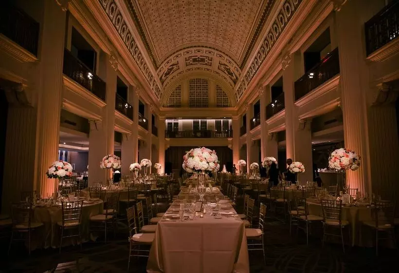 فندق Renaissance Cincinnati Downtown