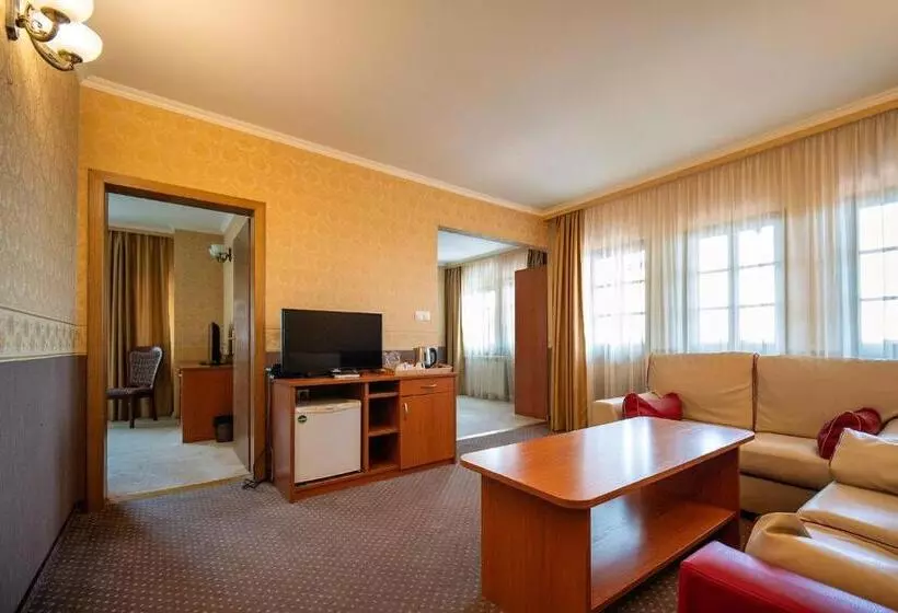 هتل Sevastokrator Relax & Congress