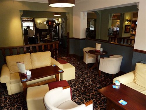 فندق The Queens , Q Bar & Bistro