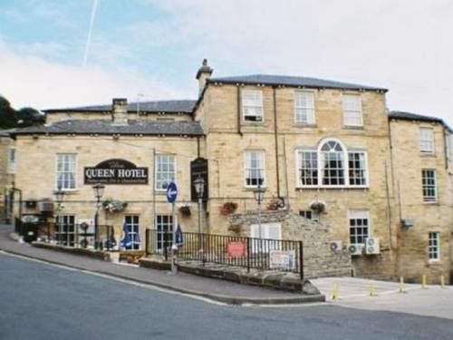 فندق The Queens , Q Bar & Bistro