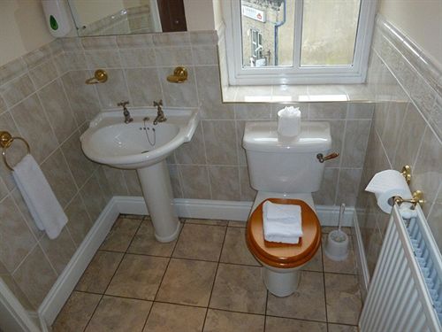 فندق The Queens , Q Bar & Bistro