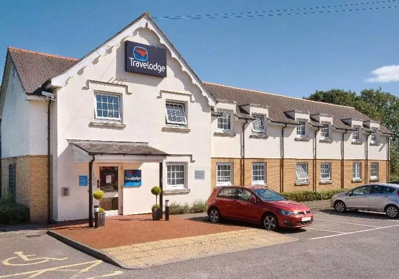 فندق Travelodge Cardiff Airport
