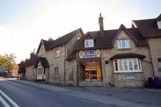 Отель Travelodge Redhill