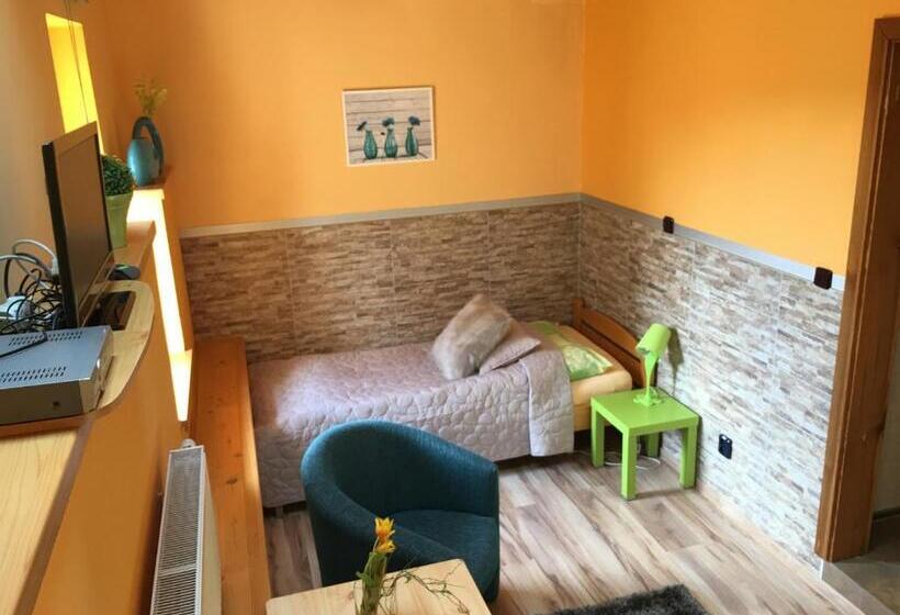 ペンション Penzion Hradby