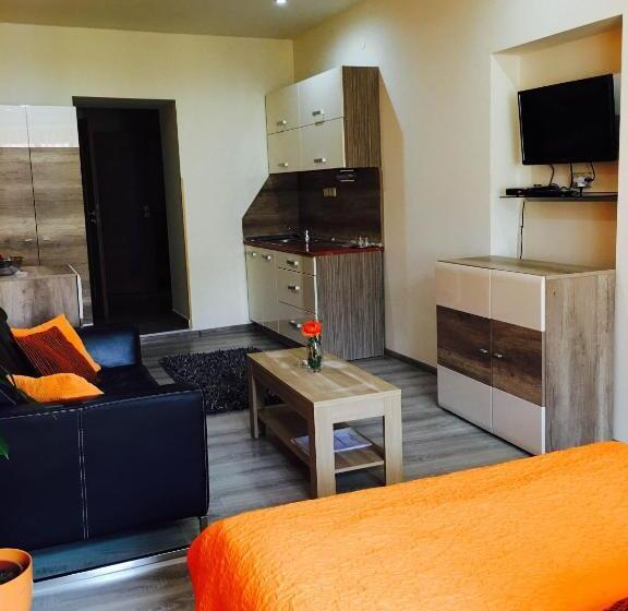 ペンション Penzion Hradby