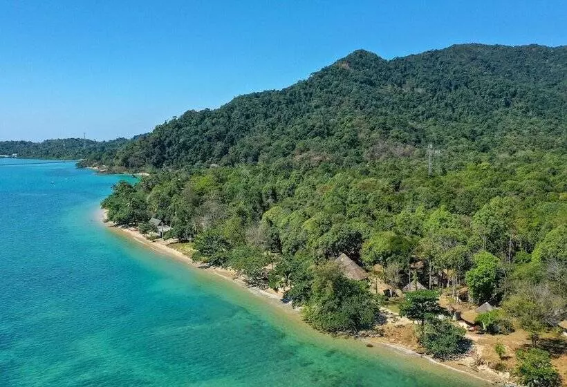 The Tropical Beach Resort