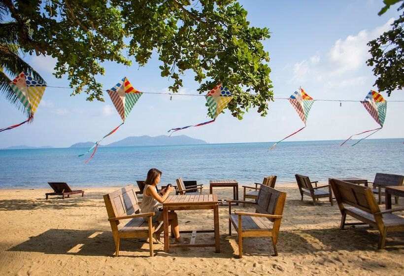 The Tropical Beach Resort