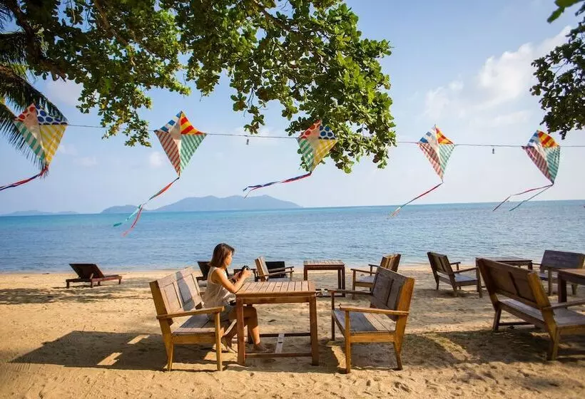 The Tropical Beach Resort