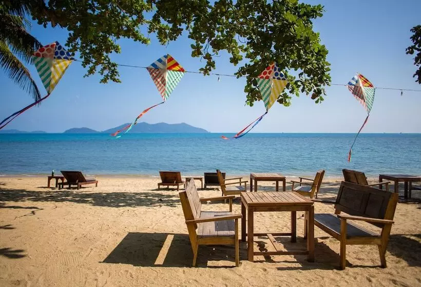 The Tropical Beach Resort