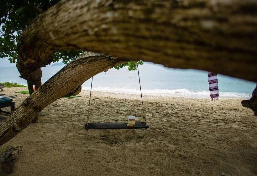 The Tropical Beach Resort